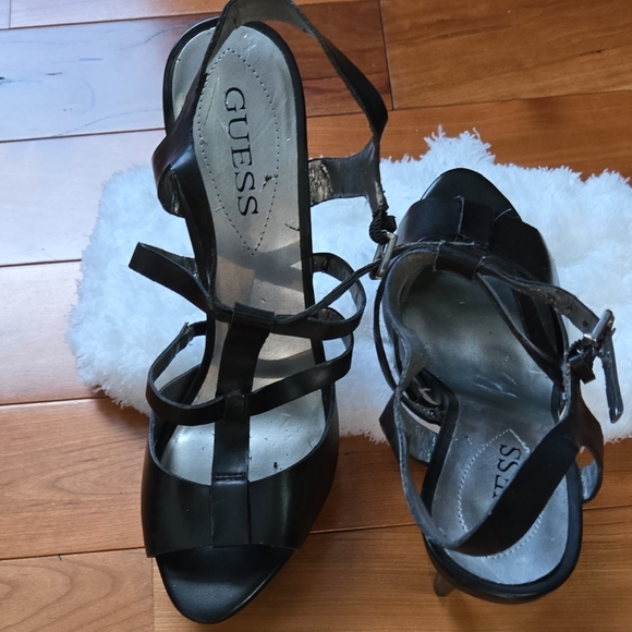 Guess Elegant Black Strappy Heels - Picture 1 of 6